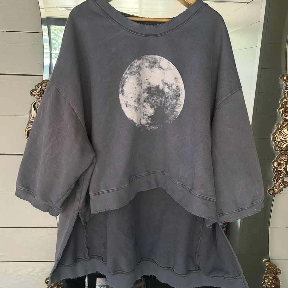 Magnolia Pearl Charcoal Moon Graphic Sweatshirt